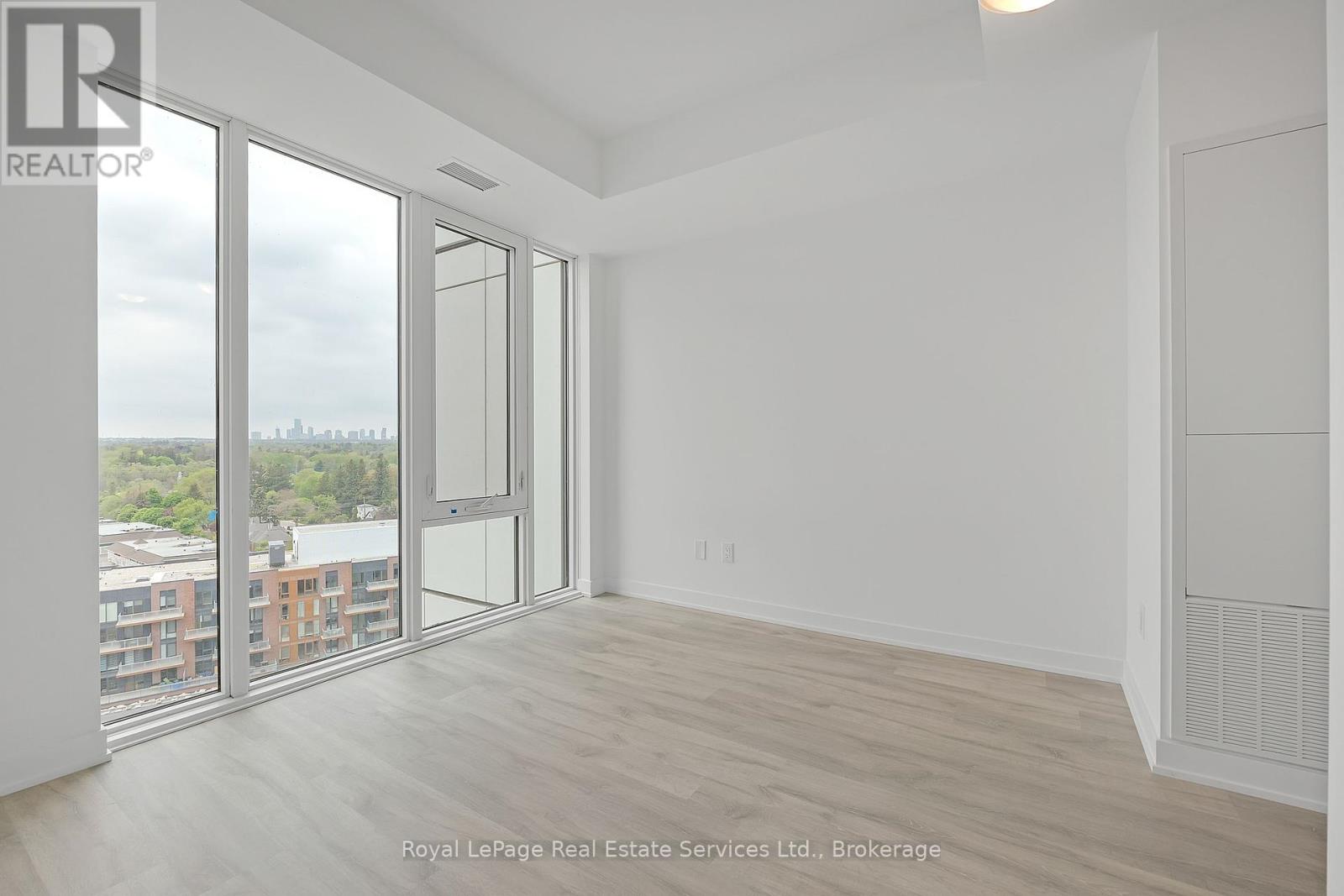 1214 - 220 Missinnihe Way, Mississauga, Ontario  L5H 1G5 - Photo 10 - W12172414