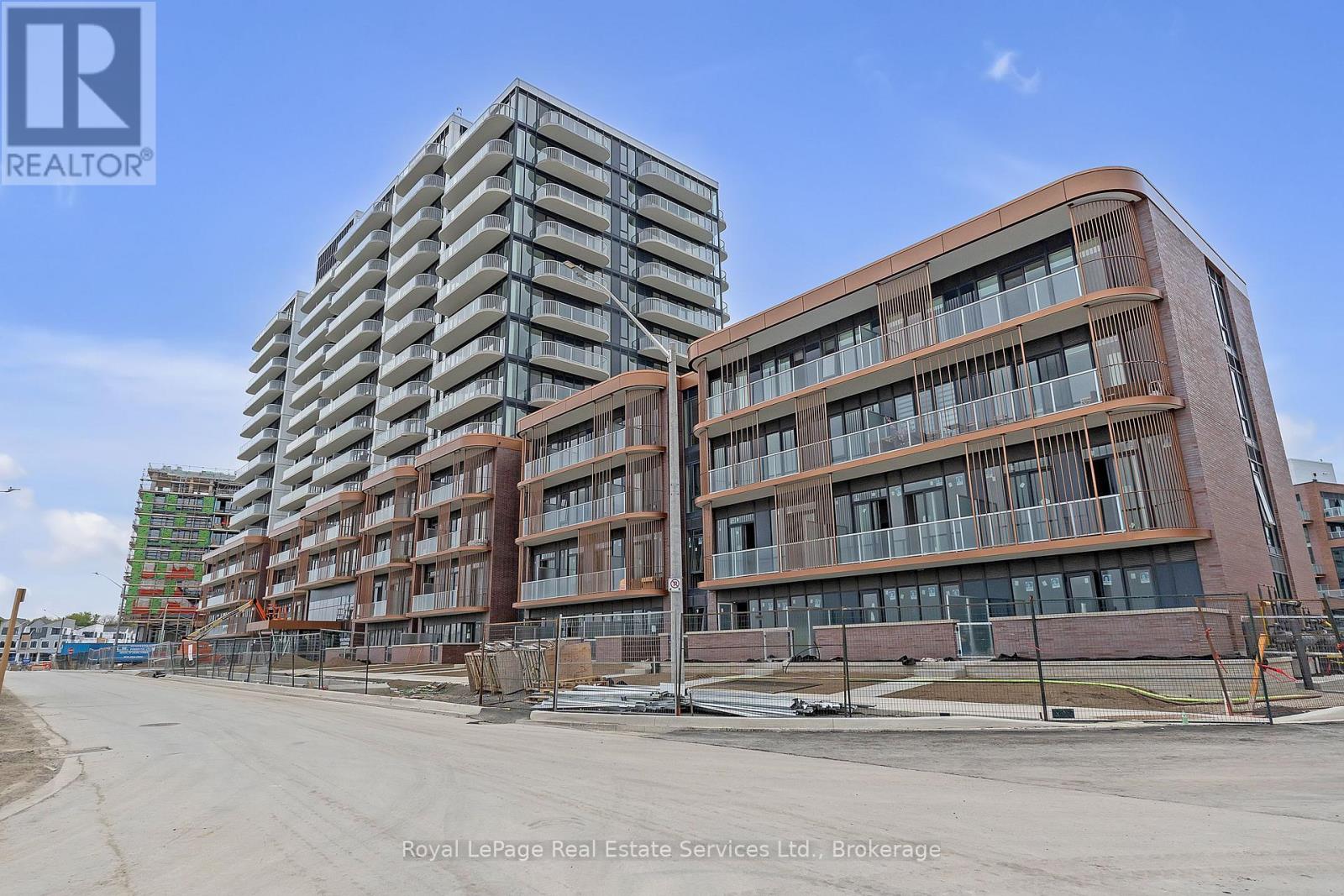 1214 - 220 Missinnihe Way, Mississauga, Ontario  L5H 1G5 - Photo 3 - W12172414