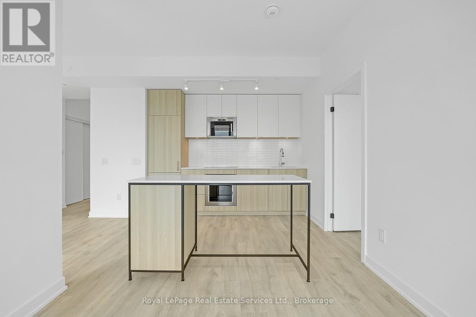 1214 - 220 Missinnihe Way, Mississauga, Ontario  L5H 1G5 - Photo 8 - W12172414