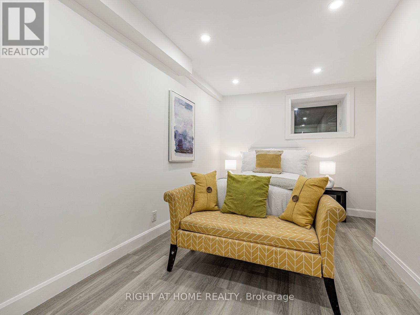 204 Clendenan Avenue, Toronto (Runnymede-Bloor West Village), Ontario  M6P 2X2 - Photo 32 - W12172350