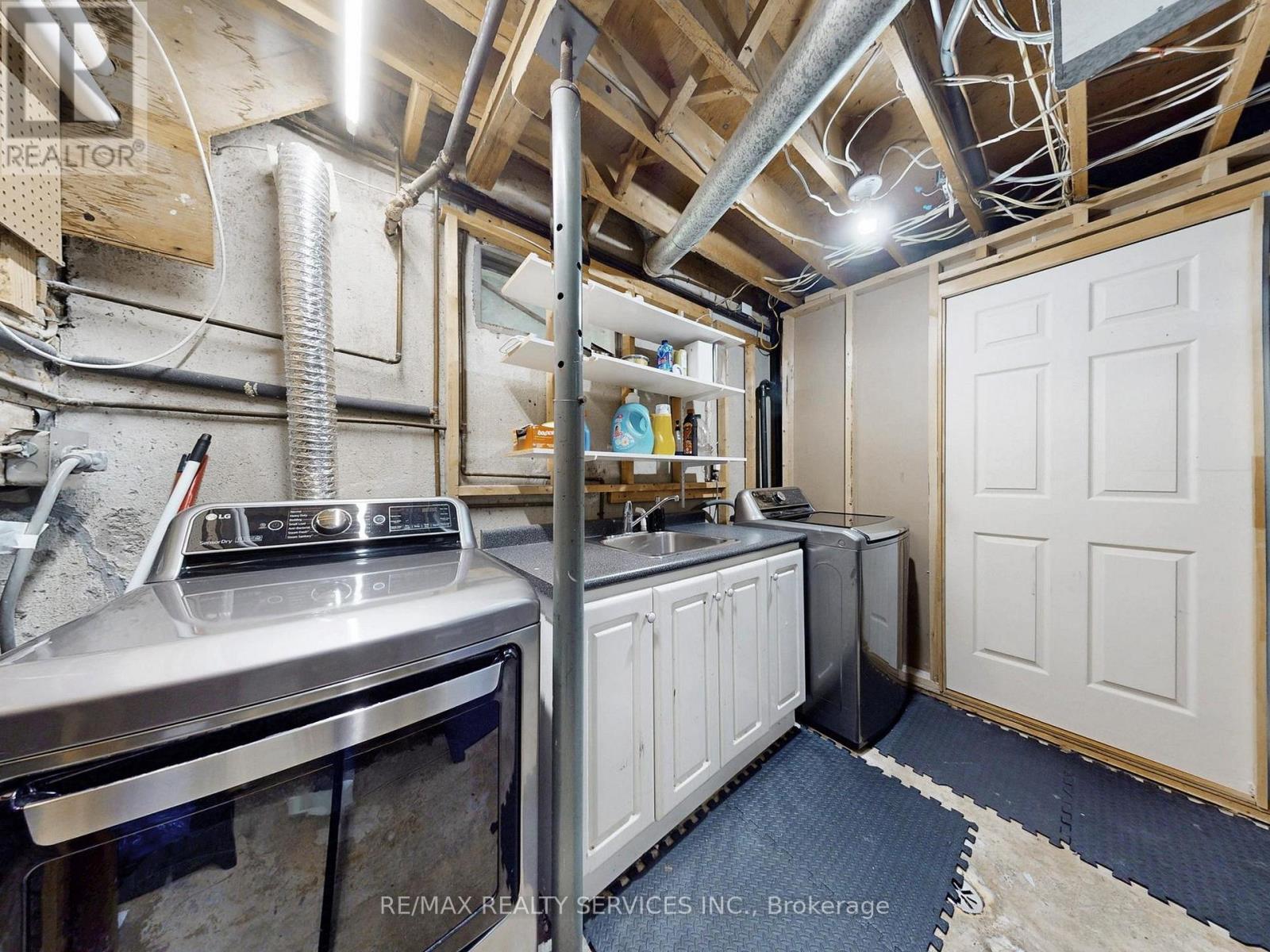 53 Geneva Crescent, Brampton, Ontario  L6S 1K7 - Photo 43 - W12172389