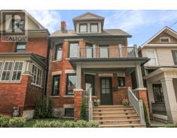 17 GRAFTON AVENUE, Toronto, Ontario
