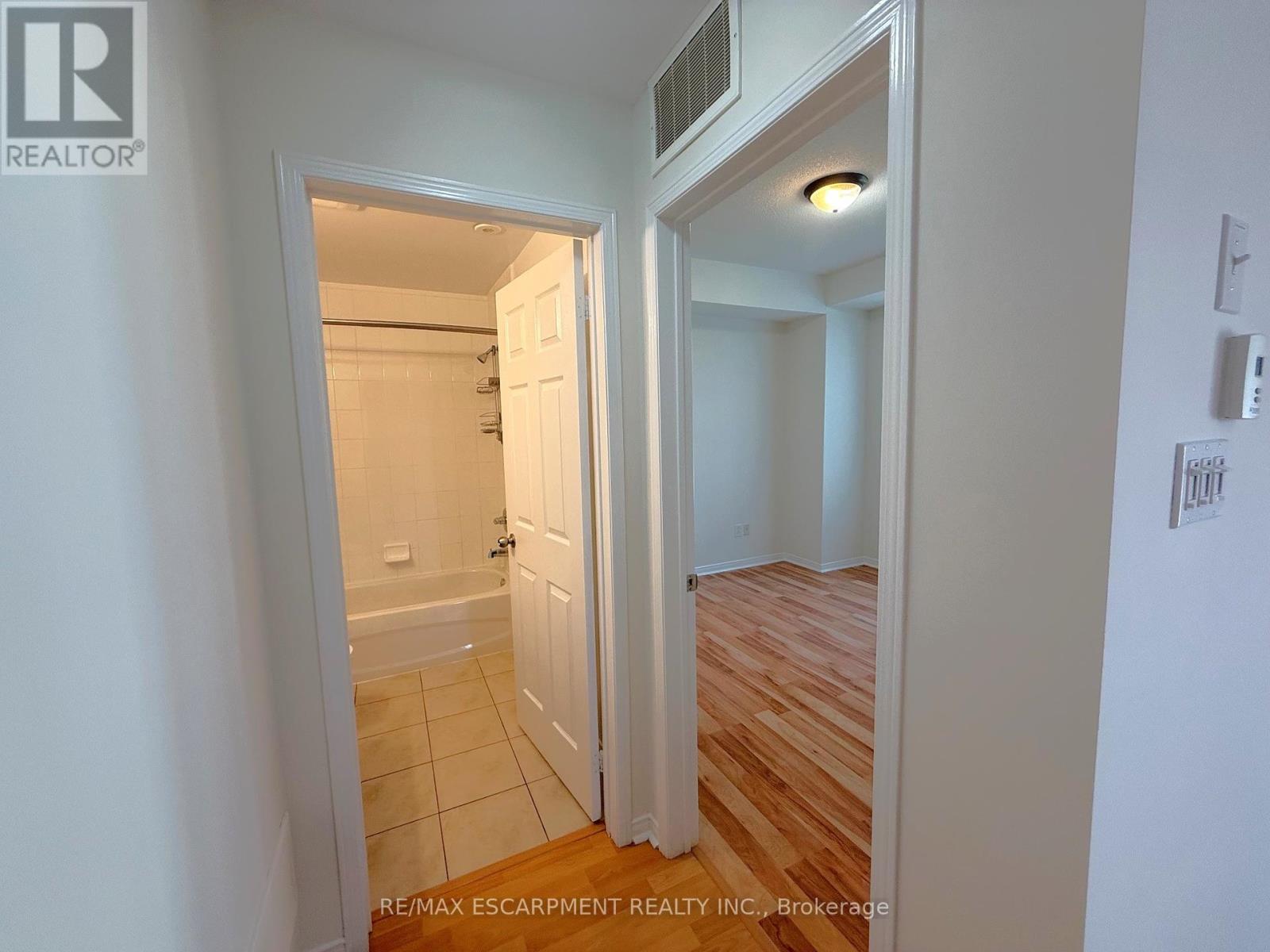 8 - 5055 Oscar Peterson Boulevard, Mississauga, Ontario  L5M 0P4 - Photo 21 - W12161610