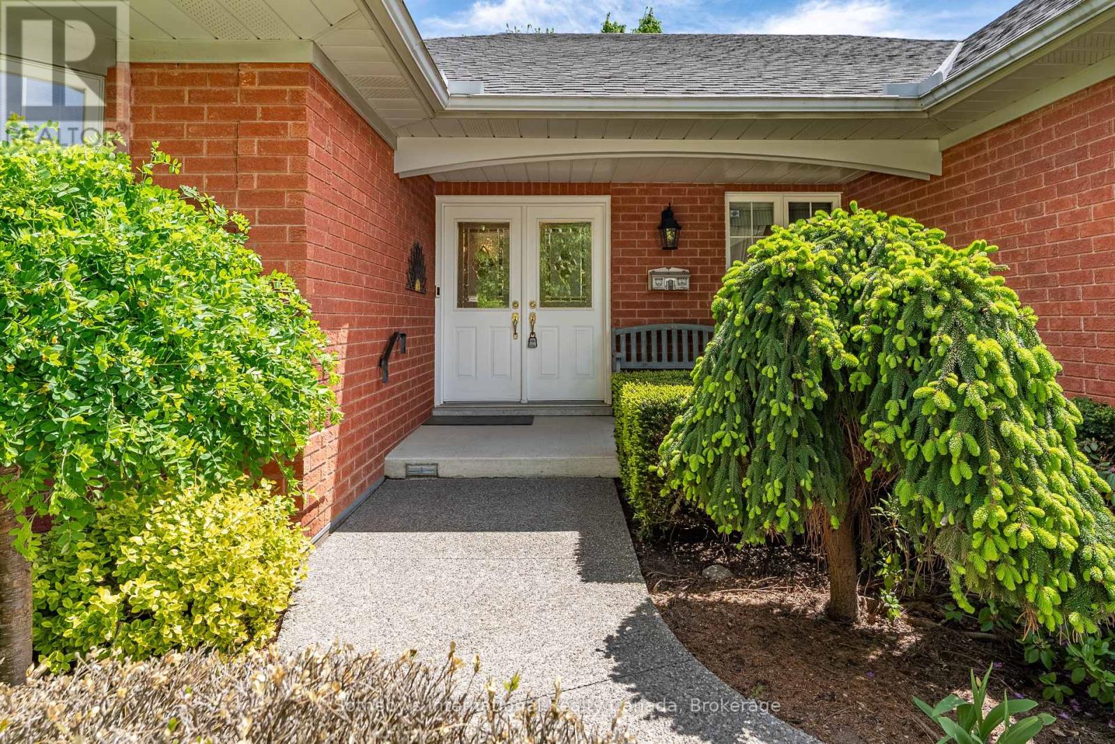 Property at 141 SPRINGFIELD BOULEVARD image 3
