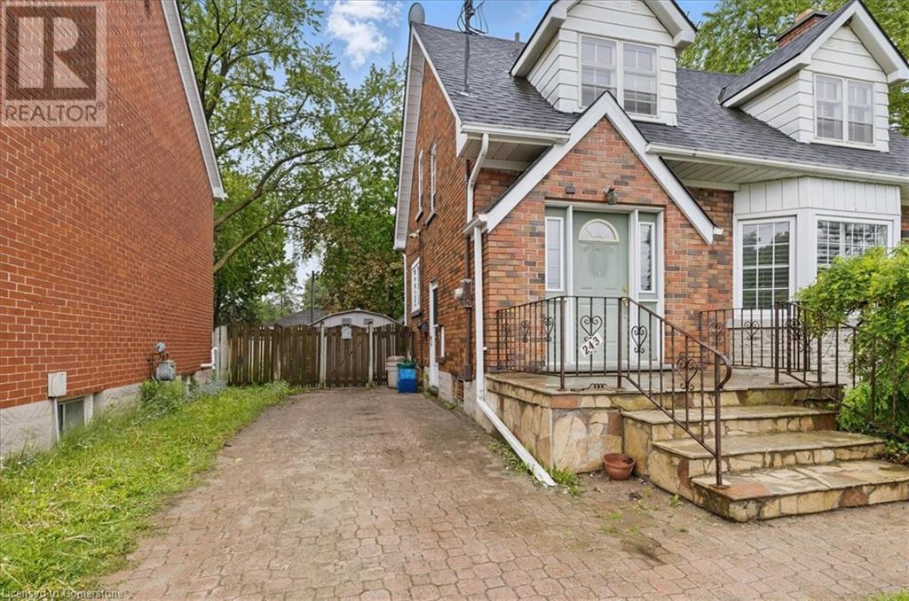 Property at 243 SYDNEY Street S image 4