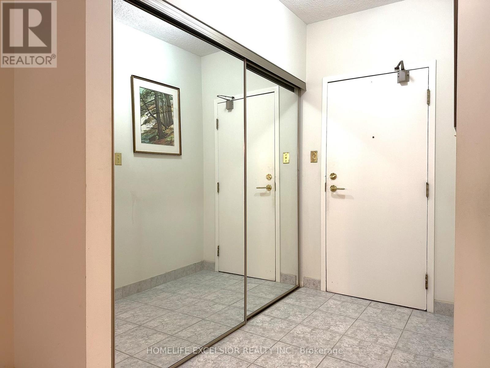 120 - 32 Clarissa Drive, Richmond Hill, Ontario  L4C 9R7 - Photo 18 - N12172411