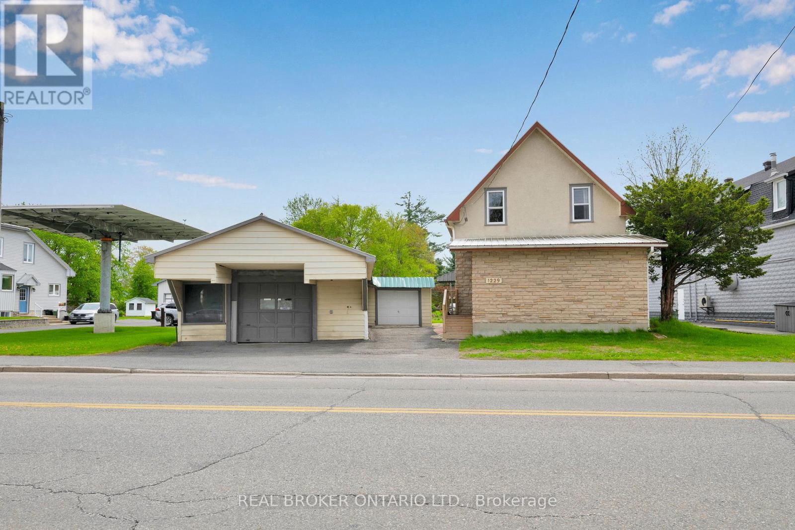 1229 Colonial Road, Ottawa, Ontario  K4B 1N2 - Photo 1 - X12172432