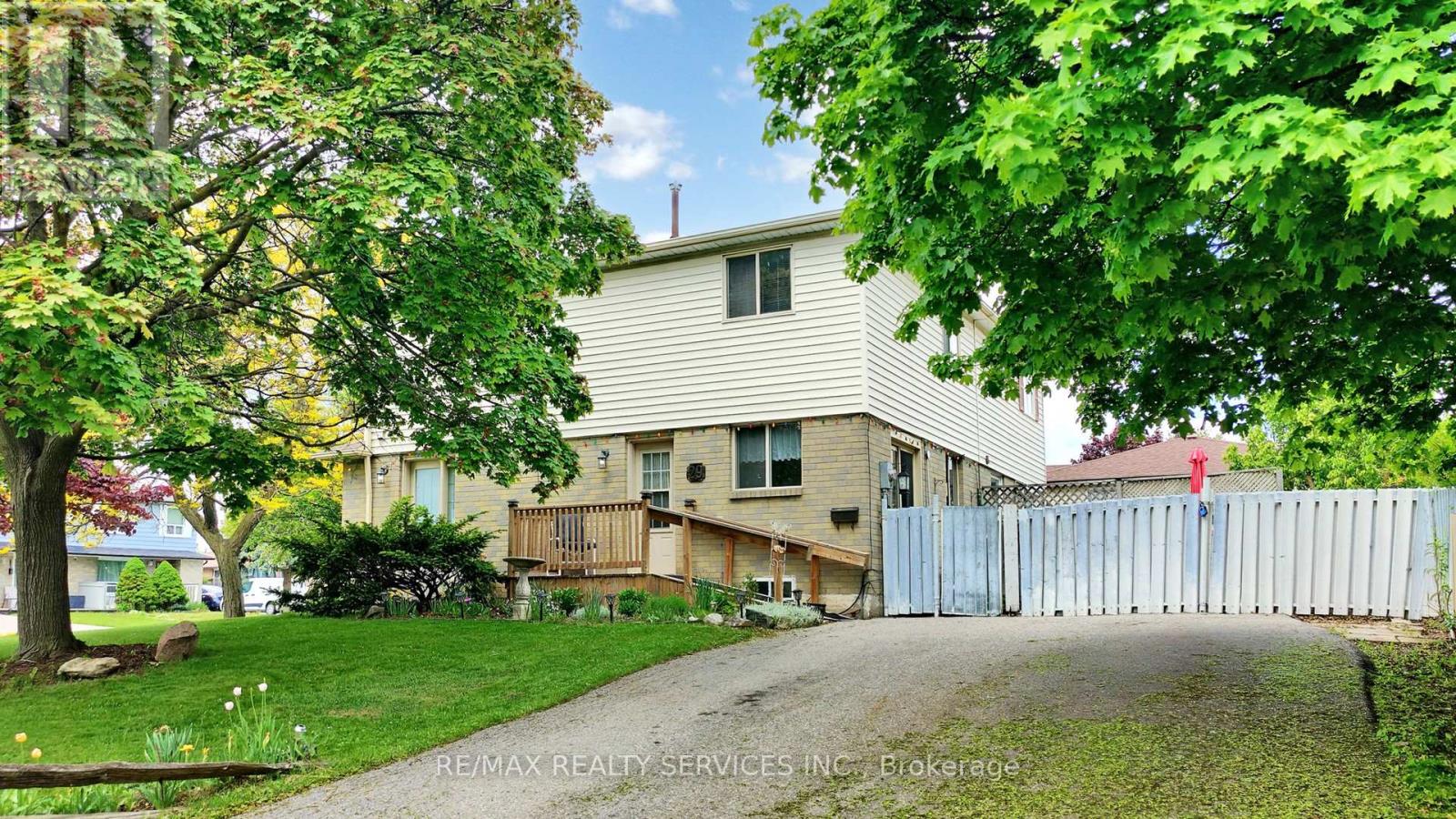 29 GULLIVER CRESCENT, Brampton, Ontario