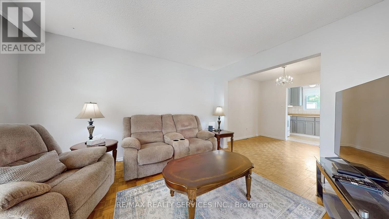 29 Gulliver Crescent, Brampton, Ontario  L6S 1T1 - Photo 11 - W12172401