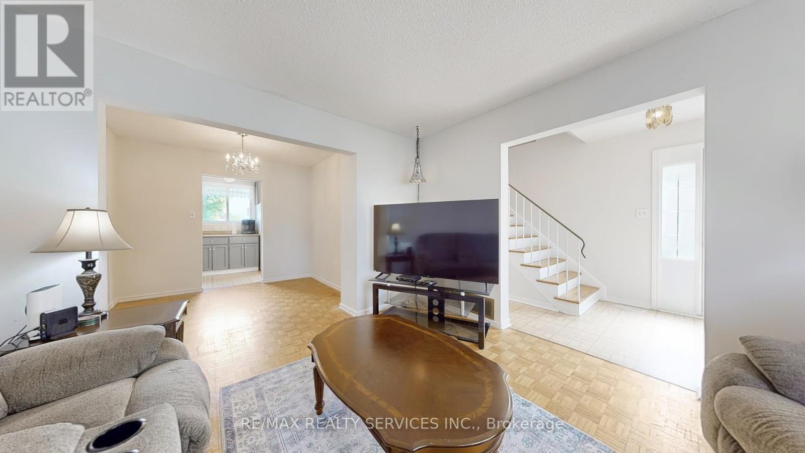 29 Gulliver Crescent, Brampton, Ontario  L6S 1T1 - Photo 12 - W12172401