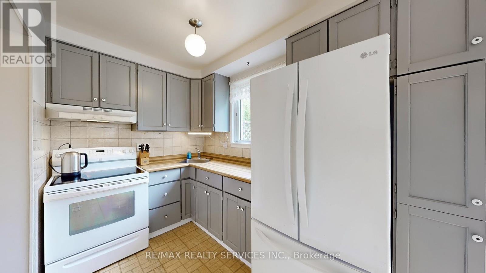 29 Gulliver Crescent, Brampton, Ontario  L6S 1T1 - Photo 17 - W12172401