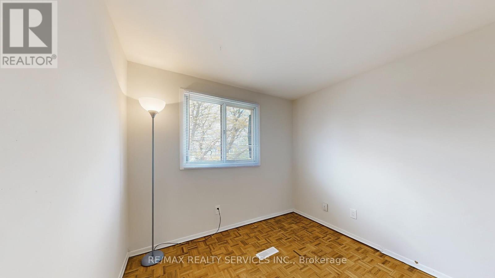 29 Gulliver Crescent, Brampton, Ontario  L6S 1T1 - Photo 32 - W12172401