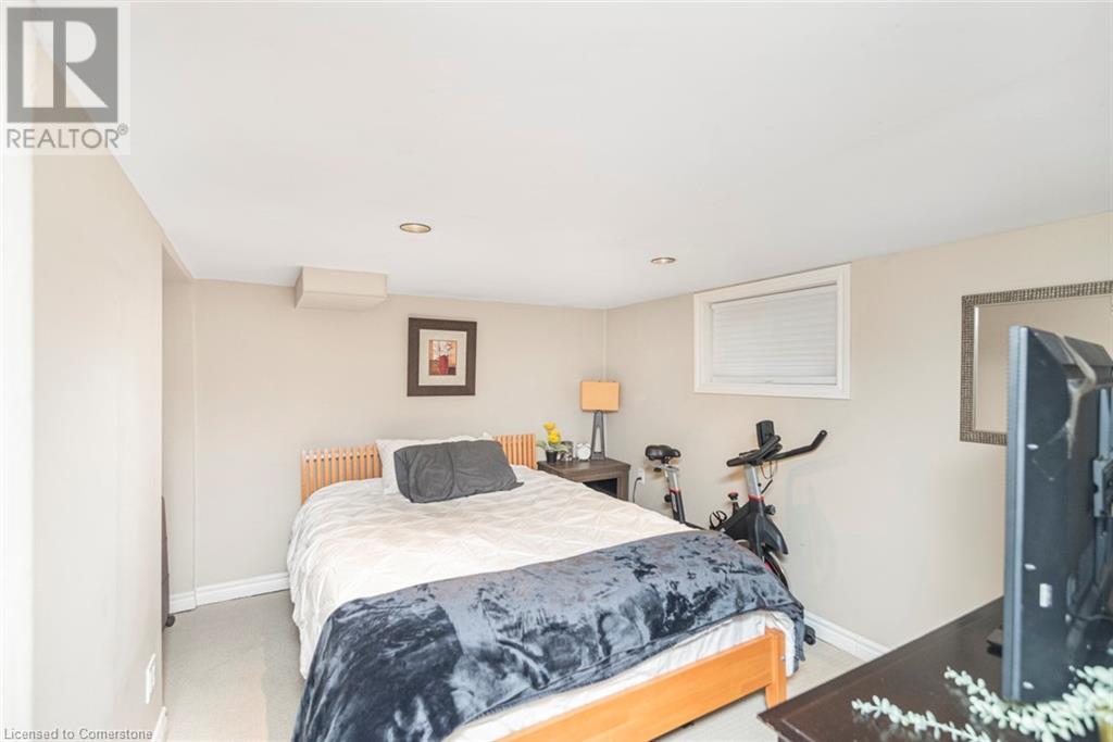 11 Junkin Street, St. Catharines, Ontario  L2R 1N4 - Photo 28 - 40701403