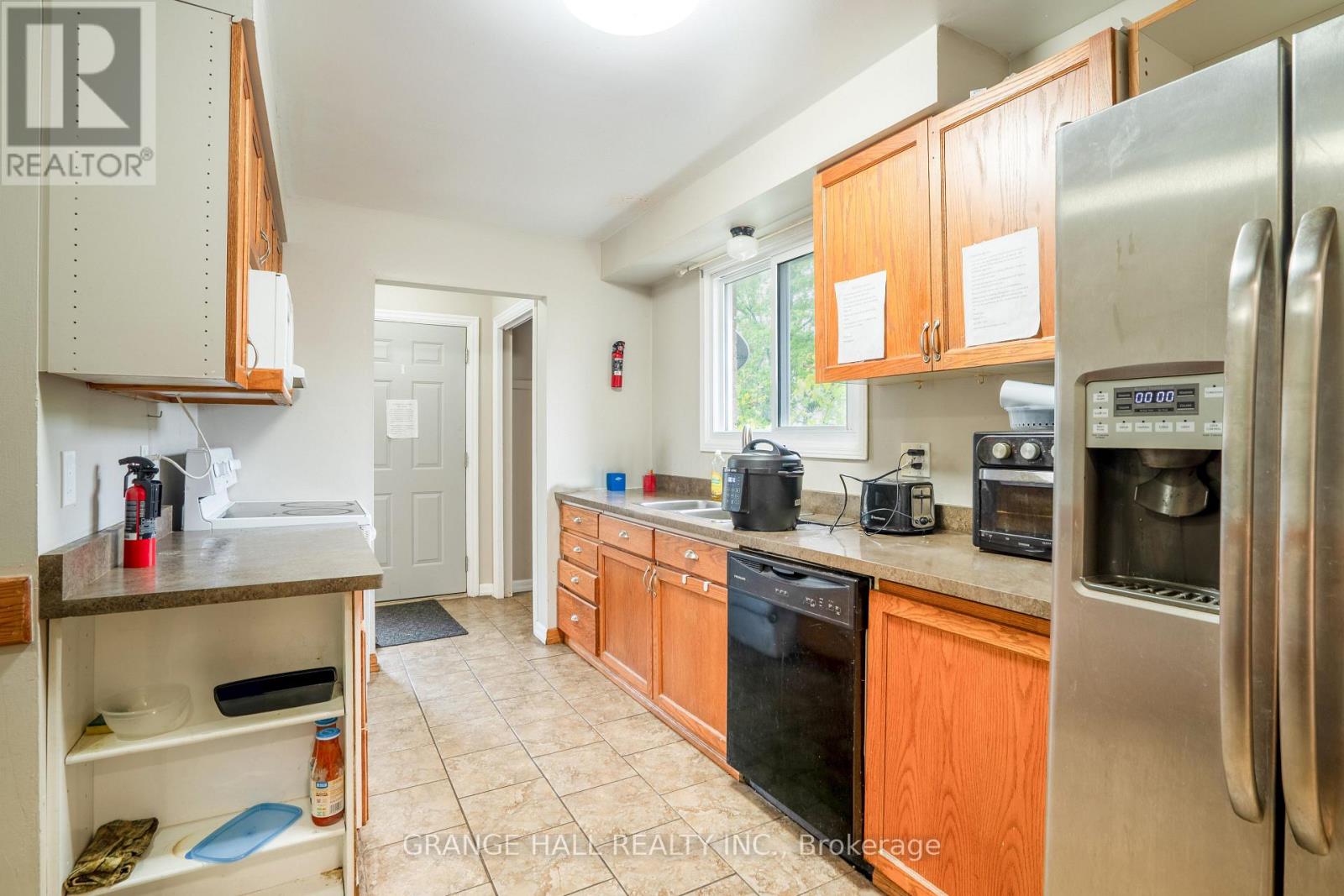 195 Keefer Road, Thorold, Ontario  L2V 4N3 - Photo 4 - X12172423