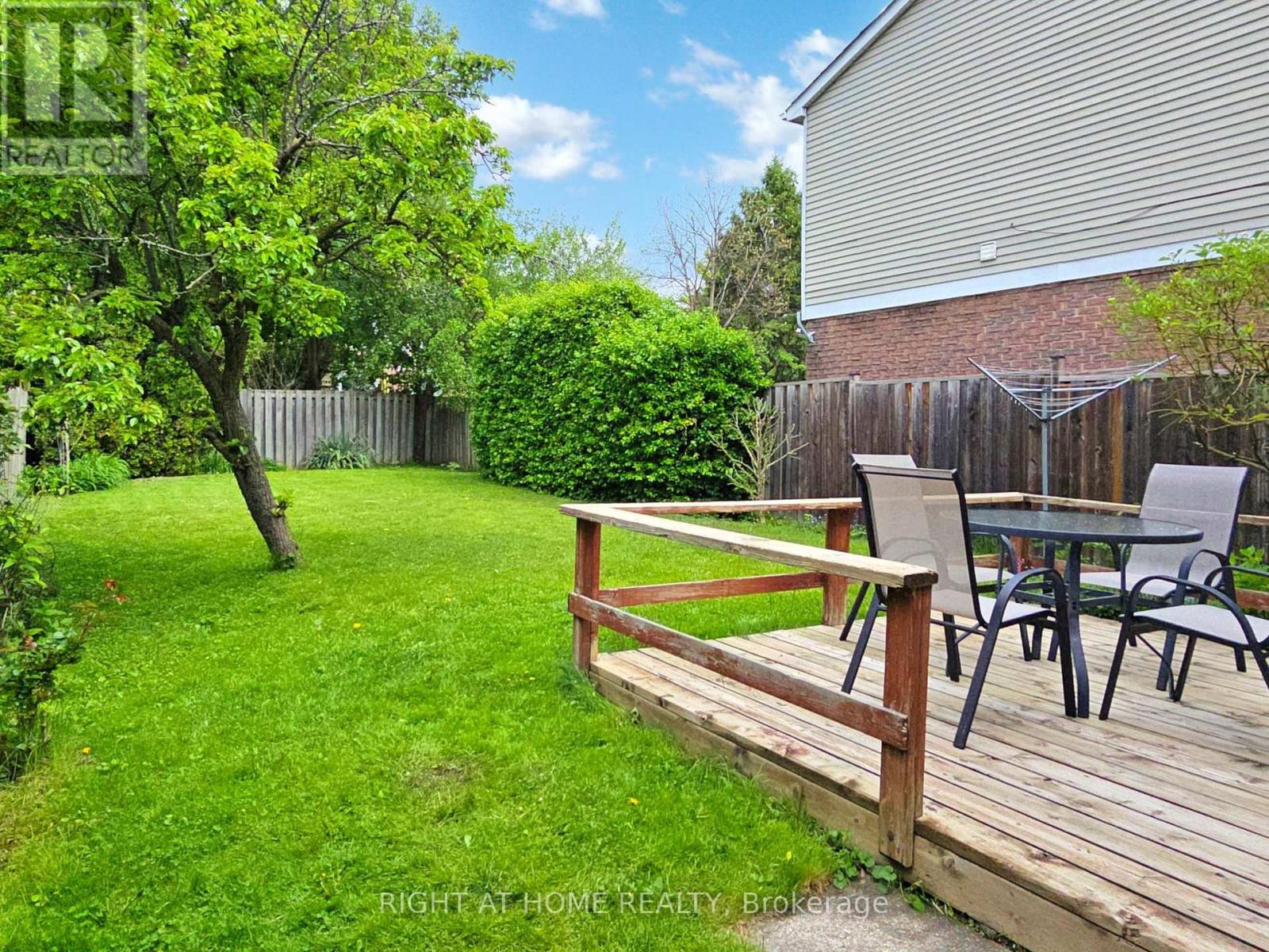 91 Greenfield Crescent, Whitby (Blue Grass Meadows), Ontario  L1N 7G2 - Photo 5 - E12172456