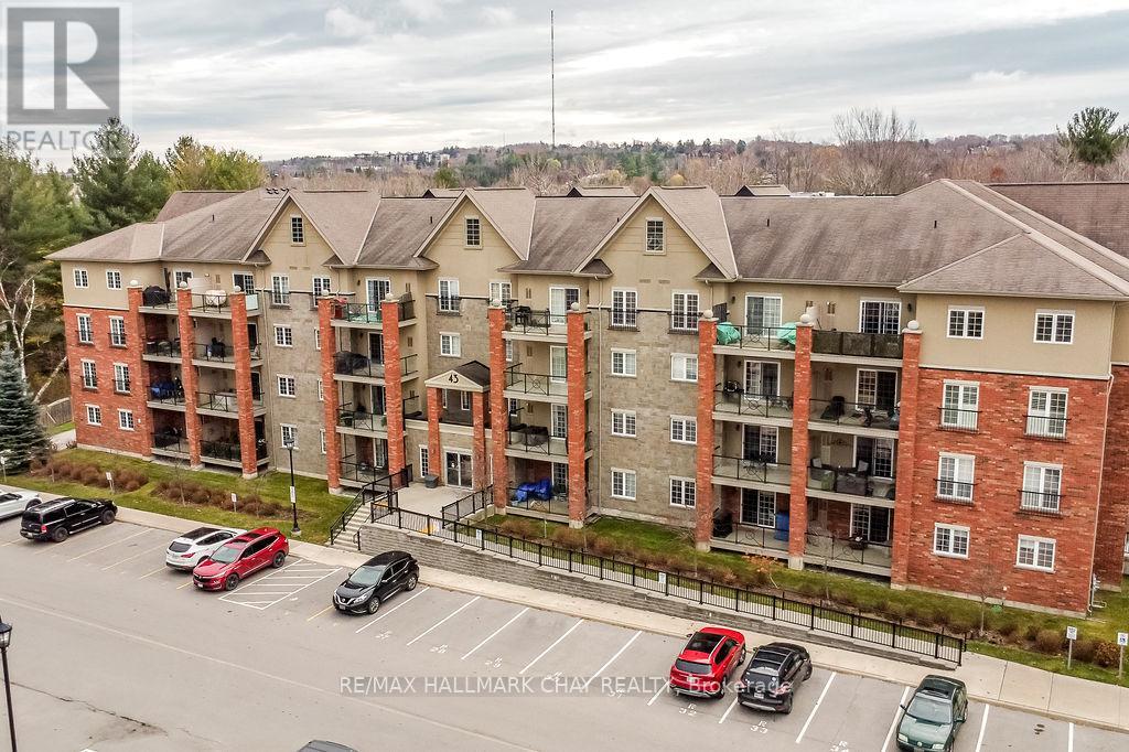 207 - 43 Ferndale Drive S, Barrie, Ontario  L4N 5W6 - Photo 1 - S12172433