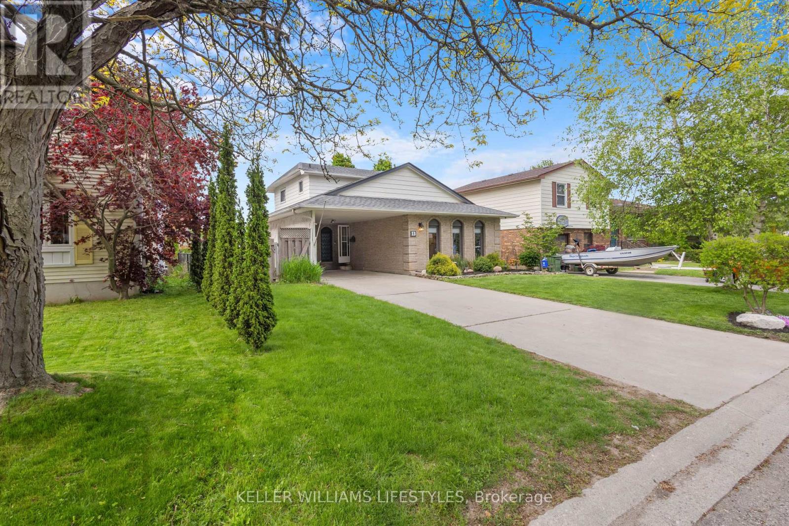 13 Idsardi Avenue, St. Thomas, Ontario  N5R 5P5 - Photo 2 - X12172470