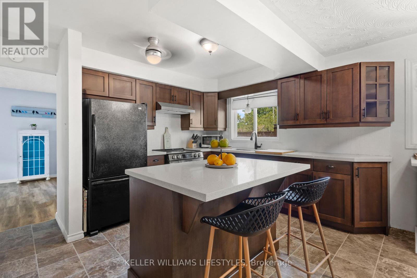 13 Idsardi Avenue, St. Thomas, Ontario  N5R 5P5 - Photo 4 - X12172470