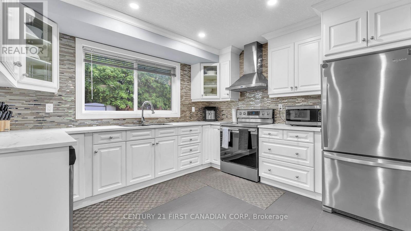Photo 7 of 33 for 158 Augusta Crescent