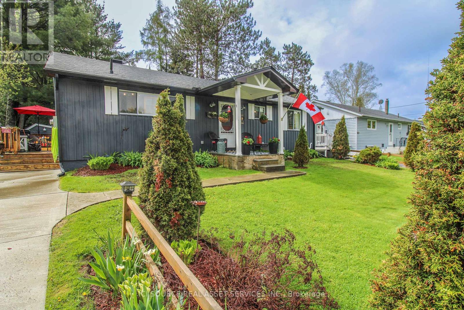 35 HEMLOCK STREET, Highlands East, Ontario
