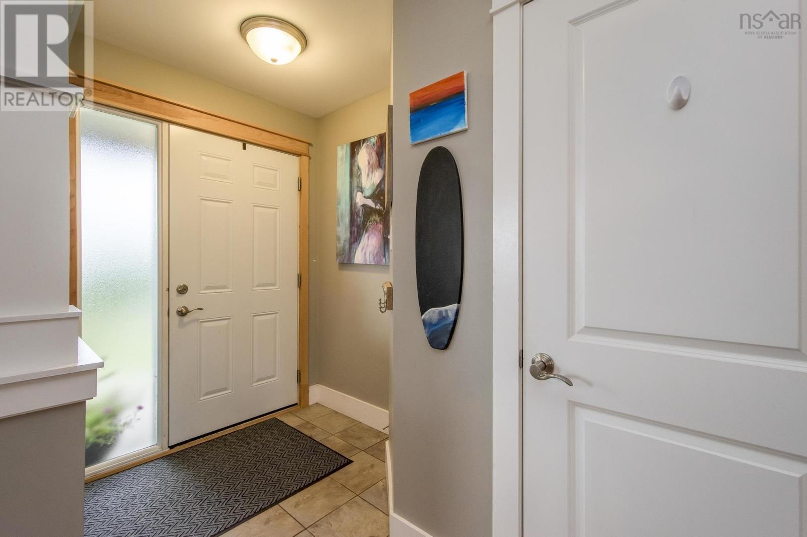 Property at 271 Leslie Road image 3
