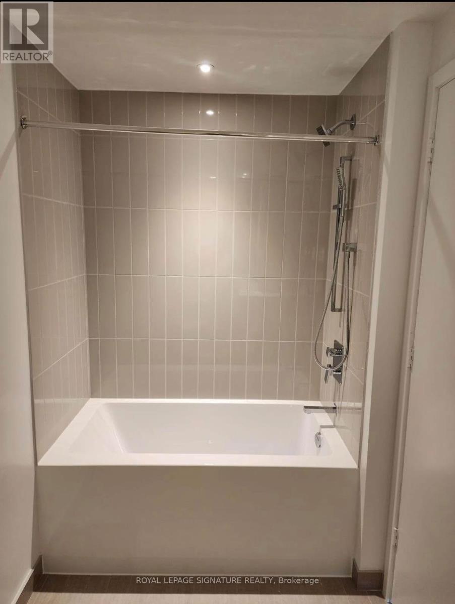 2512 - 3900 Confederation Parkway, Mississauga, Ontario  L5B 0M3 - Photo 20 - W12171689