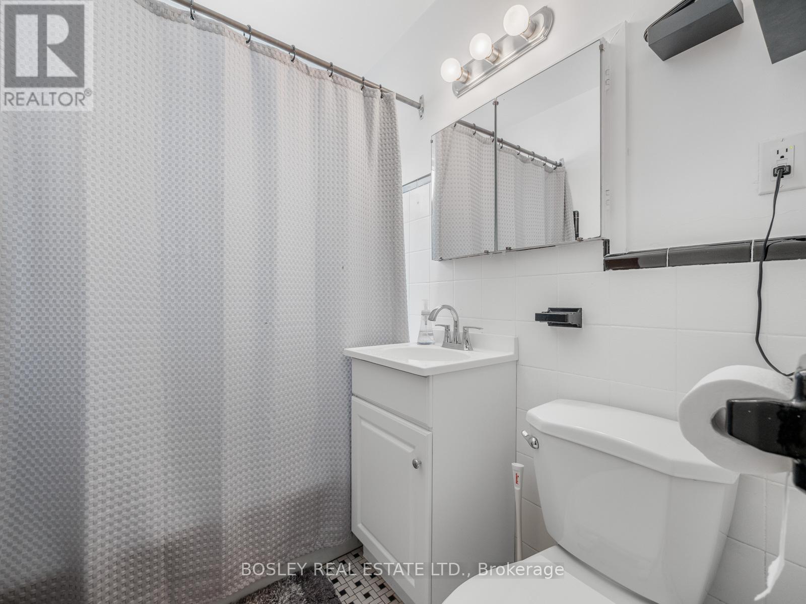 9 Love Crescent, Toronto, Ontario  M4E 1V6 - Photo 27 - E12130262
