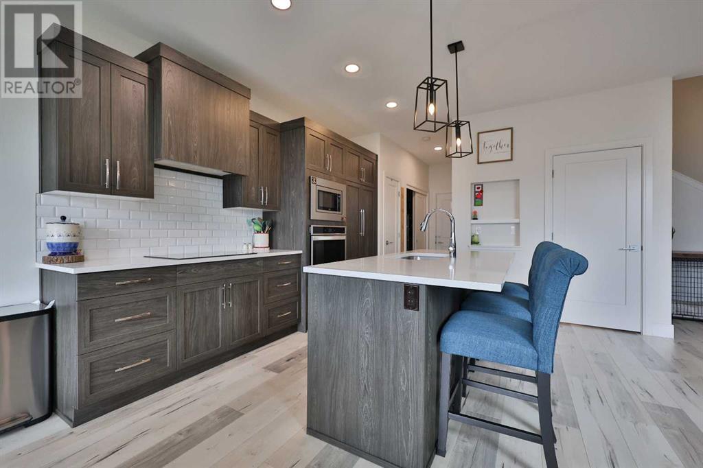 Property at 406 Miners Chase W image 4