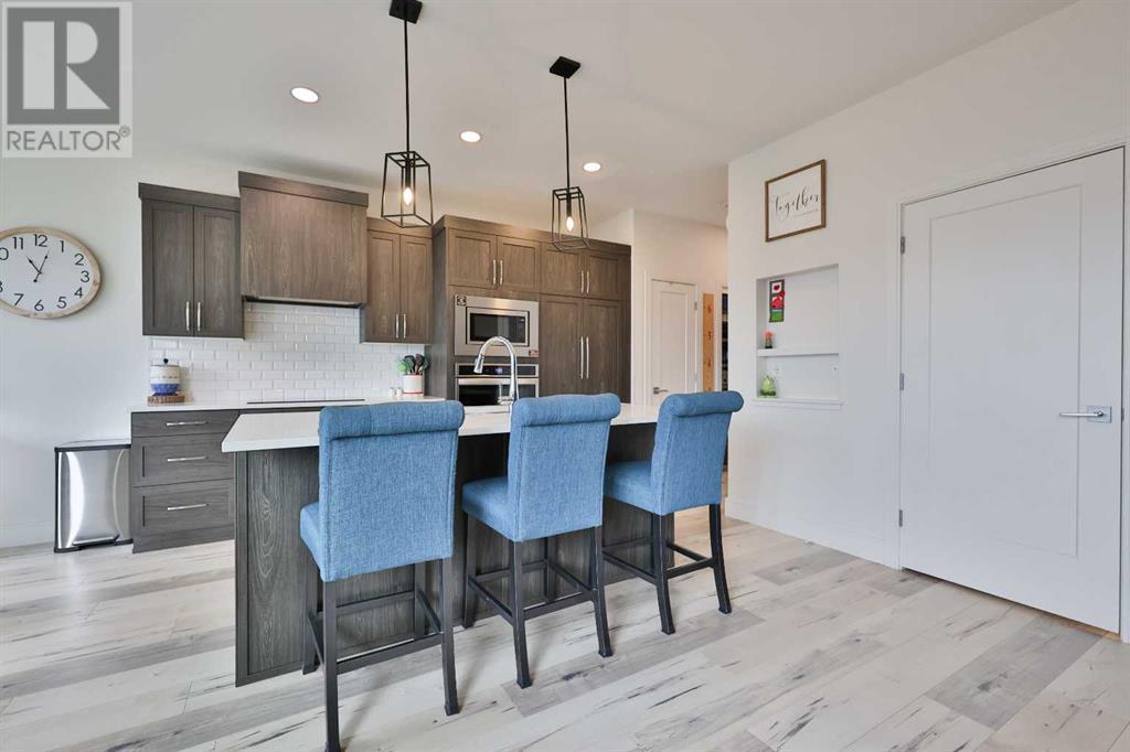 Property at 406 Miners Chase W image 3