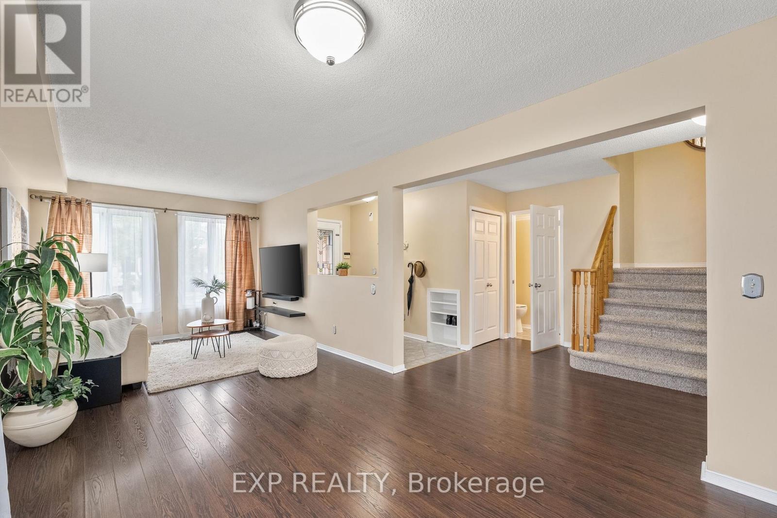 35 Churchland Drive, Barrie, Ontario  L4N 8P9 - Photo 4 - S12172496