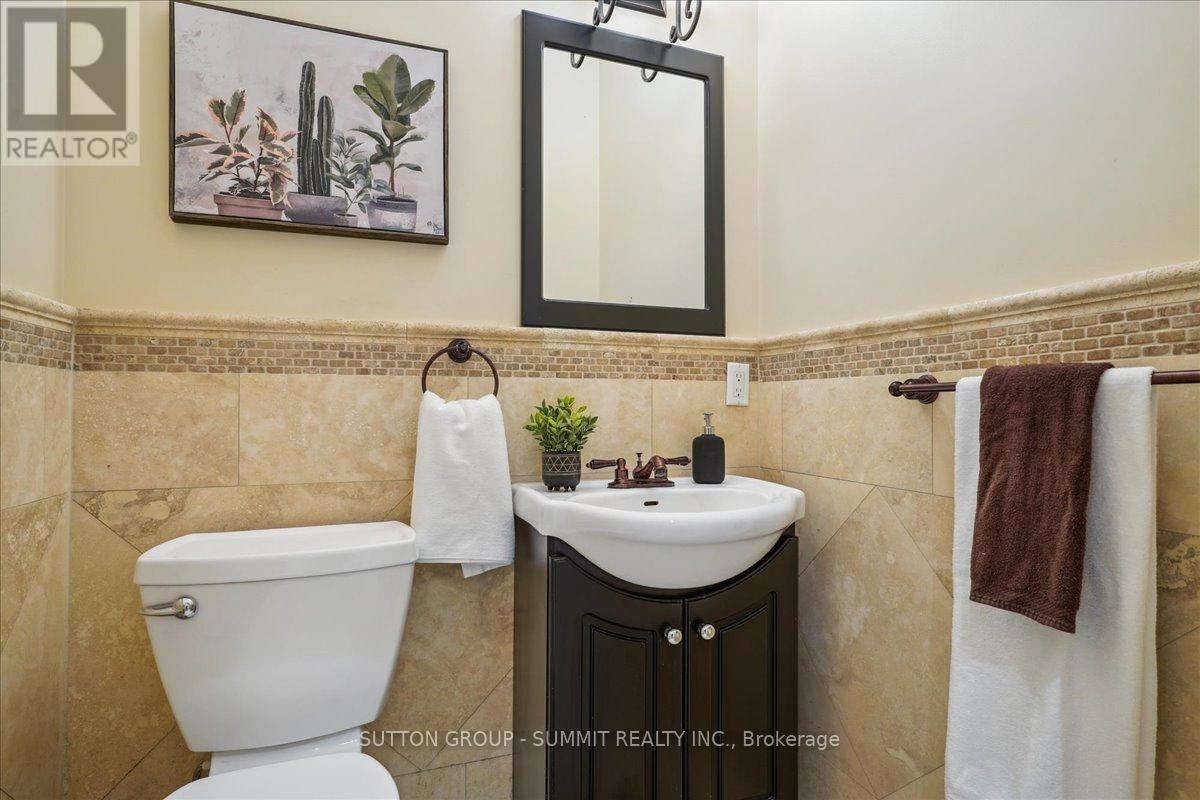 137 Eaglewood Boulevard, Mississauga (Mineola), Ontario  L5G 1V8 - Photo 20 - W12172499