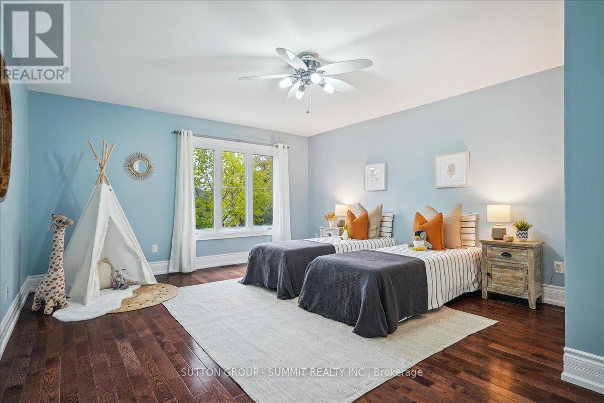 137 Eaglewood Boulevard, Mississauga, Ontario  L5G 1V8 - Photo 36 - W12172499
