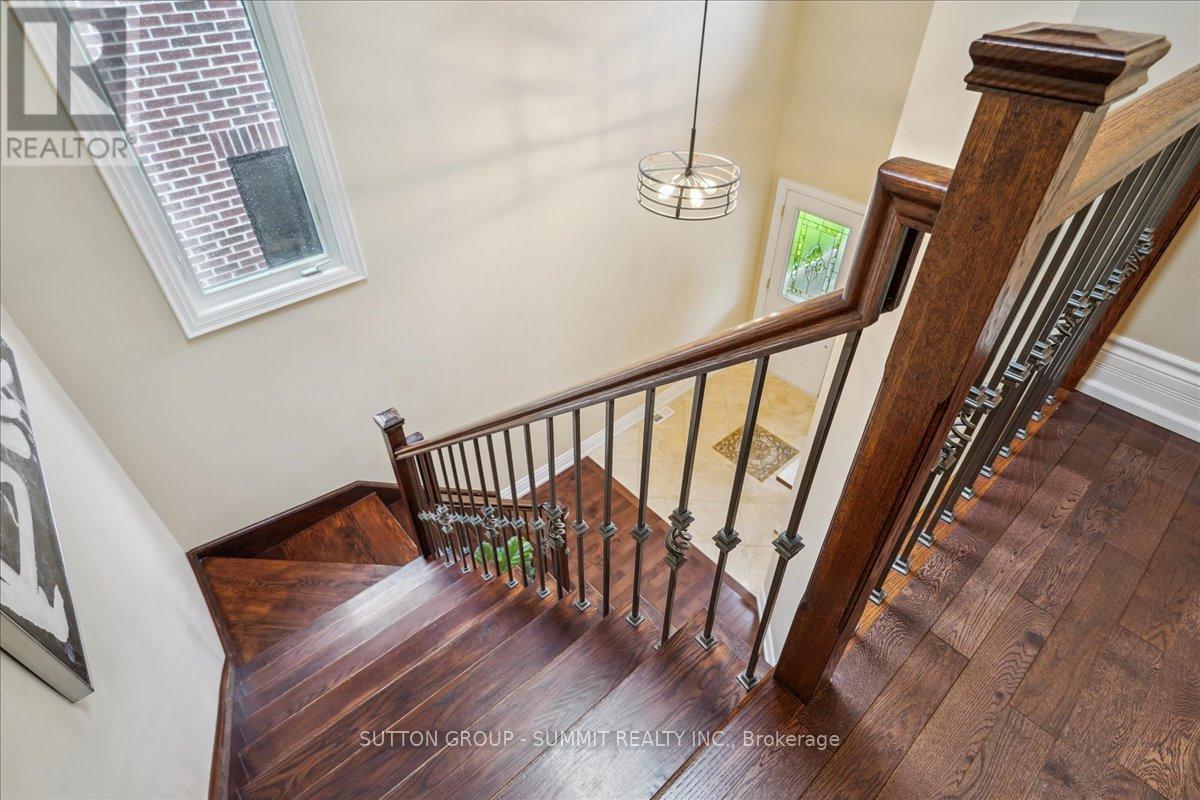 137 Eaglewood Boulevard, Mississauga, Ontario  L5G 1V8 - Photo 39 - W12172499