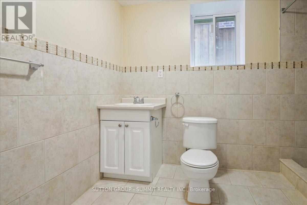 137 Eaglewood Boulevard, Mississauga, Ontario  L5G 1V8 - Photo 43 - W12172499
