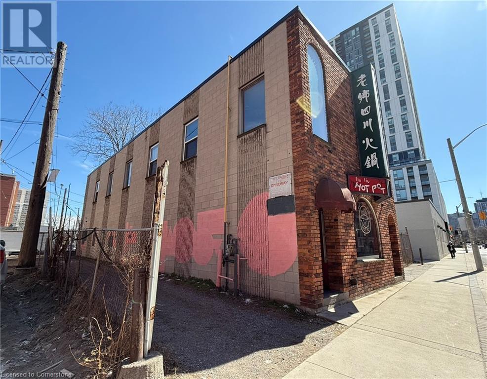 11 Walnut Street S, Hamilton, Ontario  L8N 2K8 - Photo 2 - 40711256