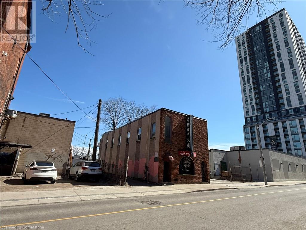 11 Walnut Street S, Hamilton, Ontario  L8N 2K8 - Photo 5 - 40711256