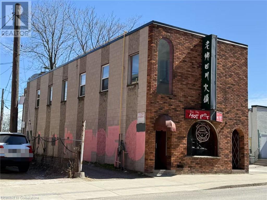 11 Walnut Street S, Hamilton, Ontario  L8N 2K8 - Photo 1 - 40711256