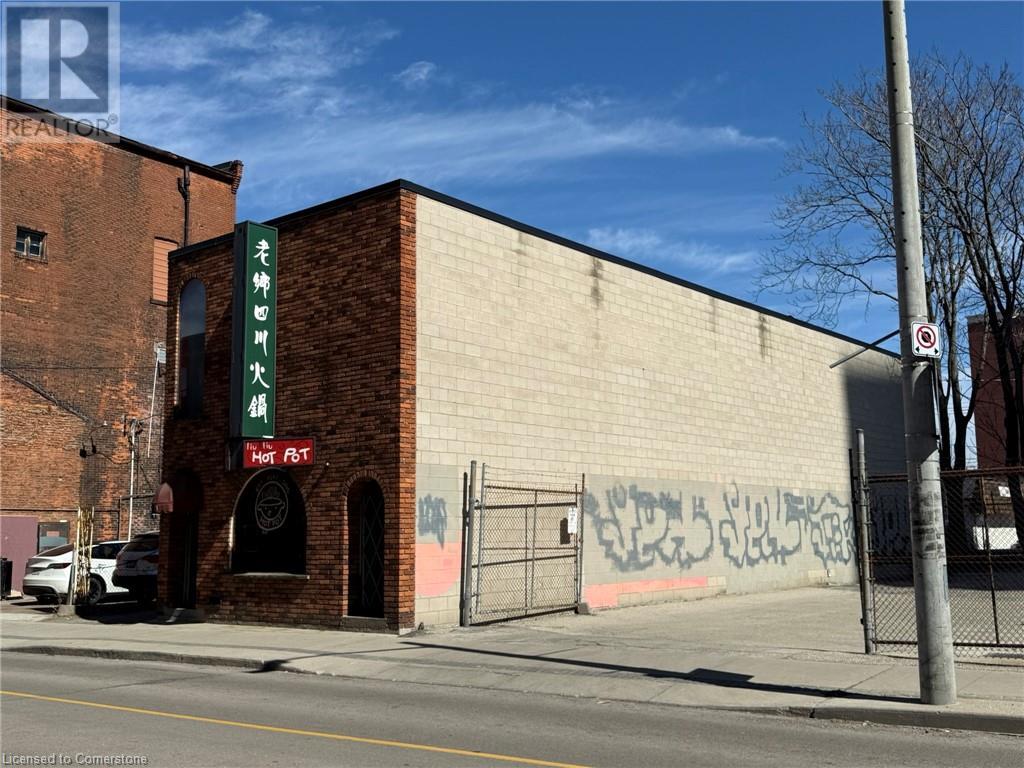 11 Walnut Street S, Hamilton, Ontario  L8N 2K8 - Photo 3 - 40711256