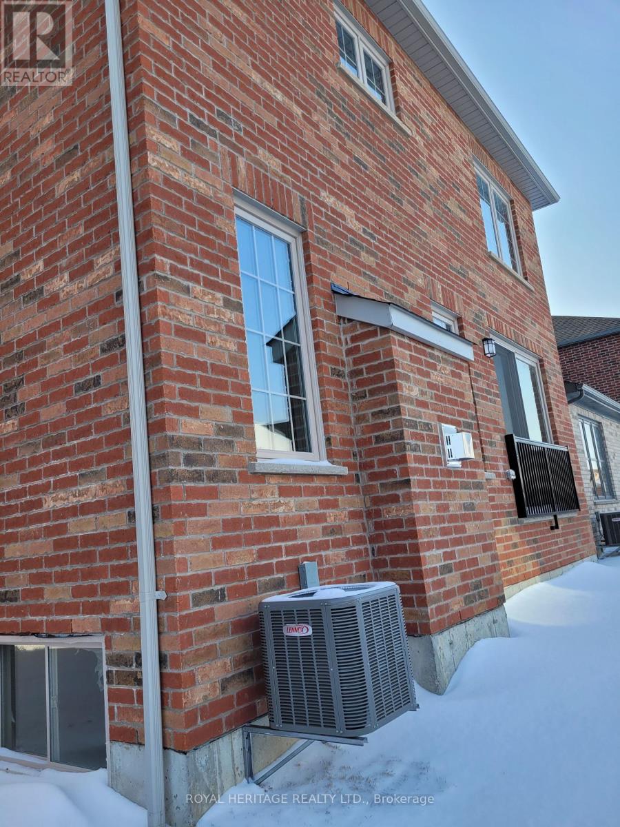 426 Melling Avenue, Peterborough North (North), Ontario  K9H 0J2 - Photo 5 - X12172491