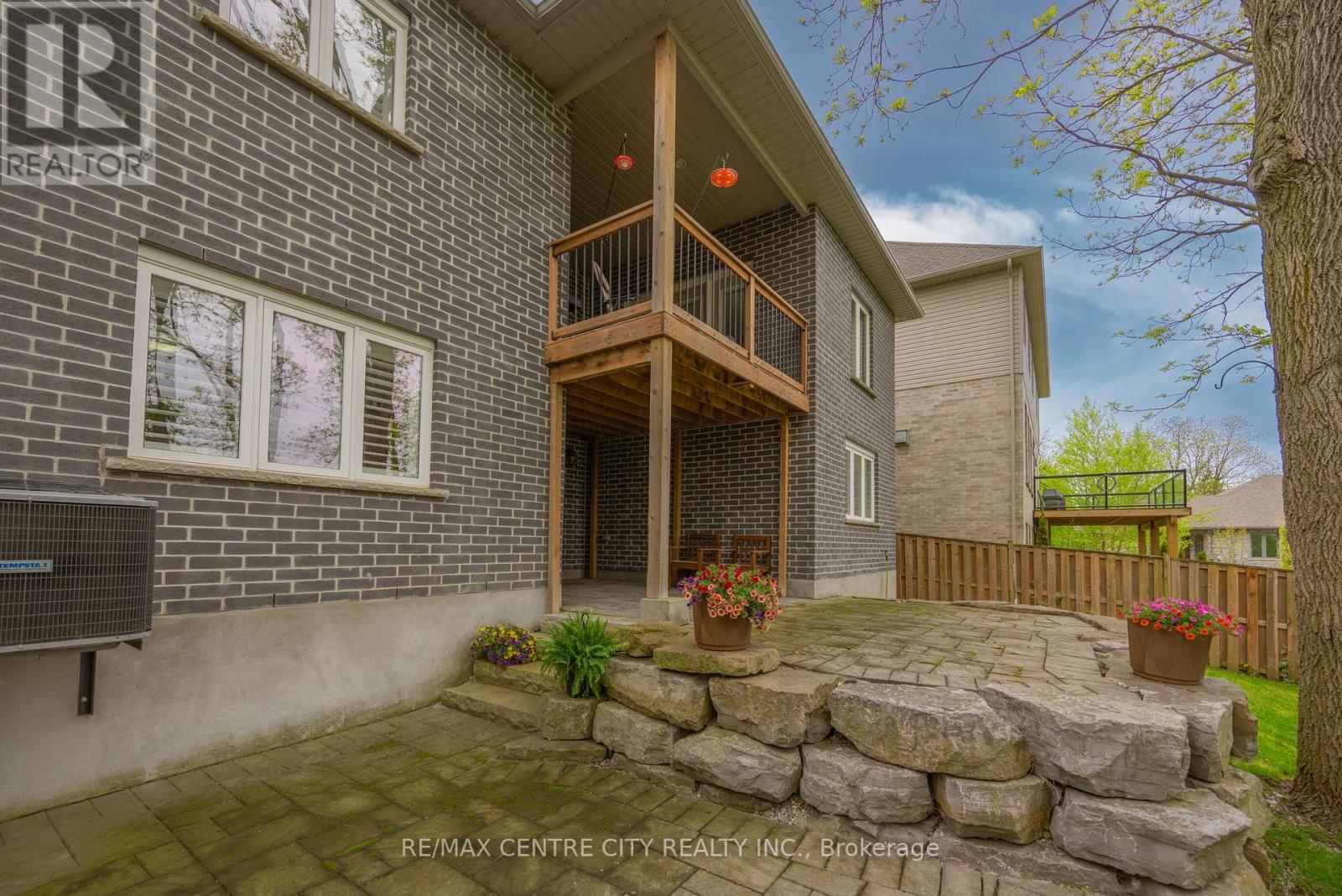 Photo 42 of 50 for 2800 Sheffield Place