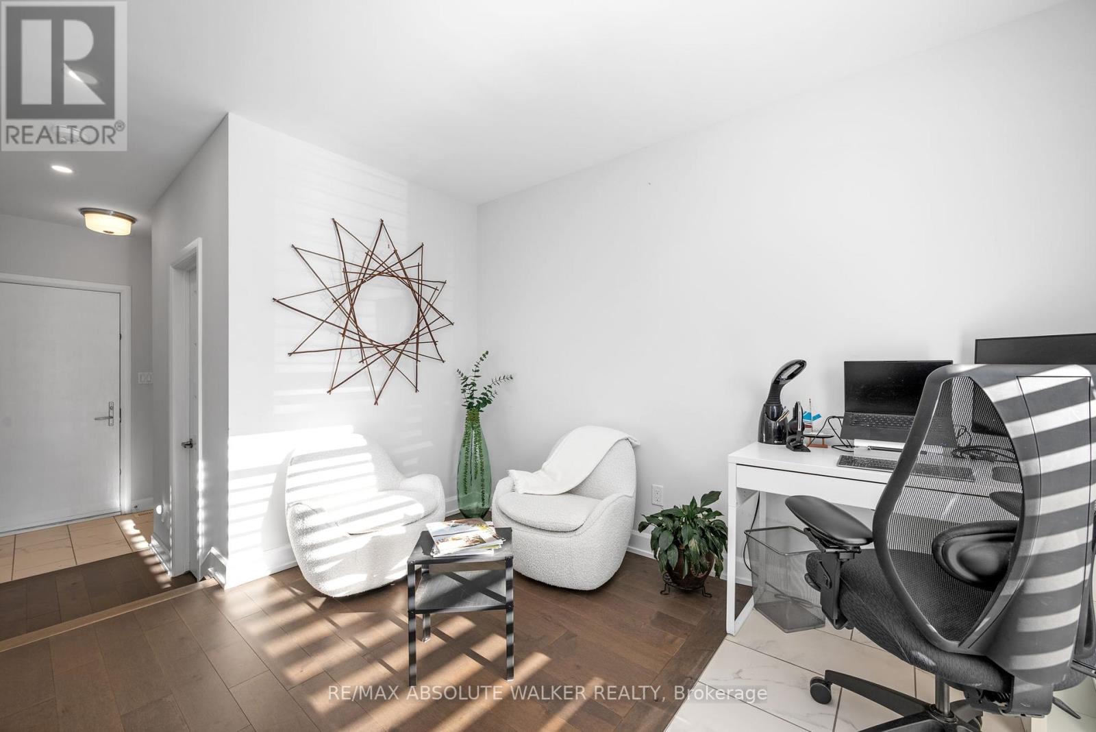 29 Oblats Avenue, Ottawa, Ontario  K1S 5W1 - Photo 3 - X12172554