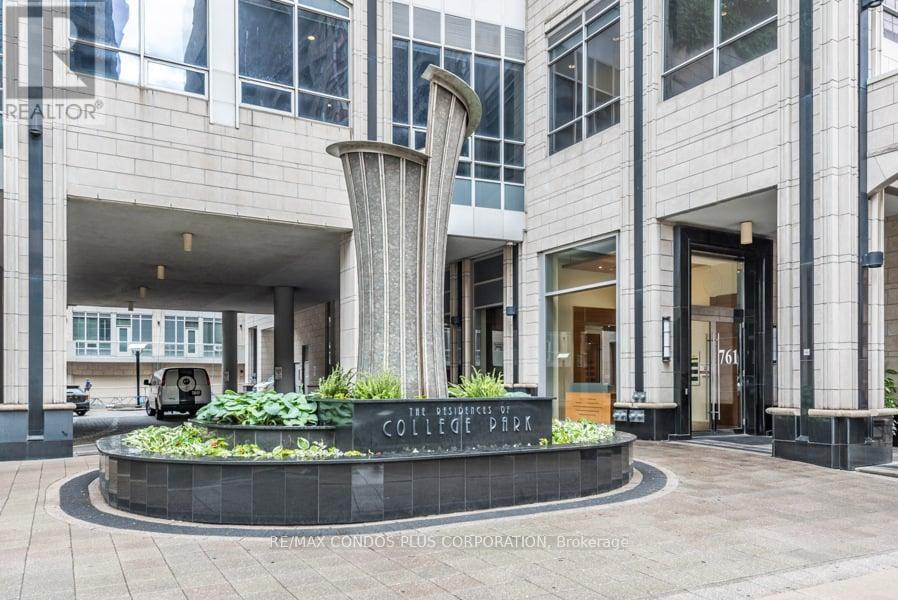3403 - 761 Bay Street, Toronto, Ontario  M5G 2R2 - Photo 2 - C12031376