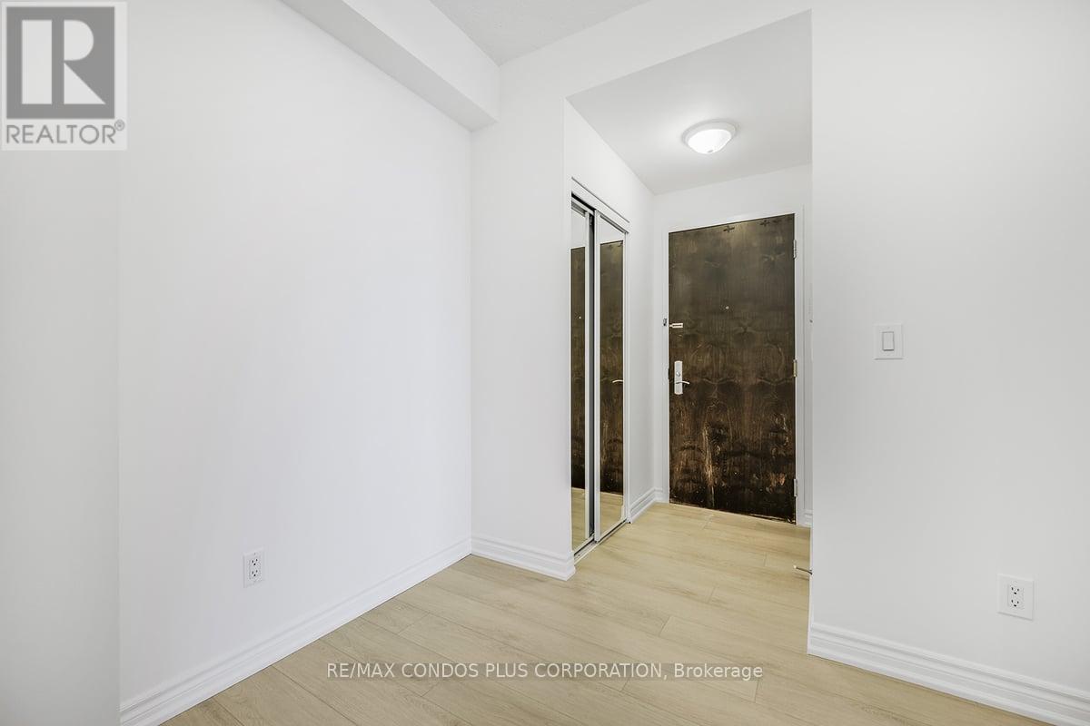 3403 - 761 Bay Street, Toronto, Ontario  M5G 2R2 - Photo 5 - C12031376