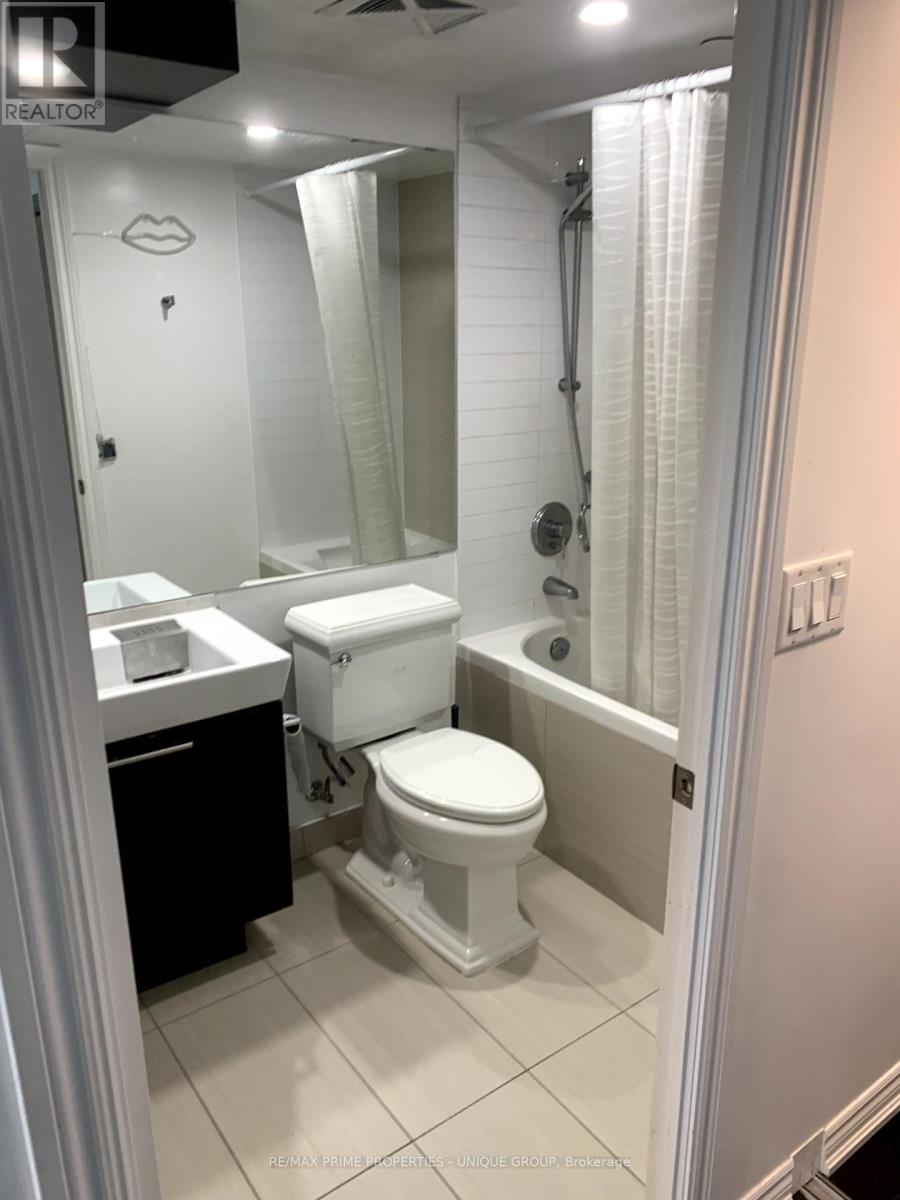 3807 - 386 Yonge Street, Toronto, Ontario  M5B 0A5 - Photo 15 - C12080796
