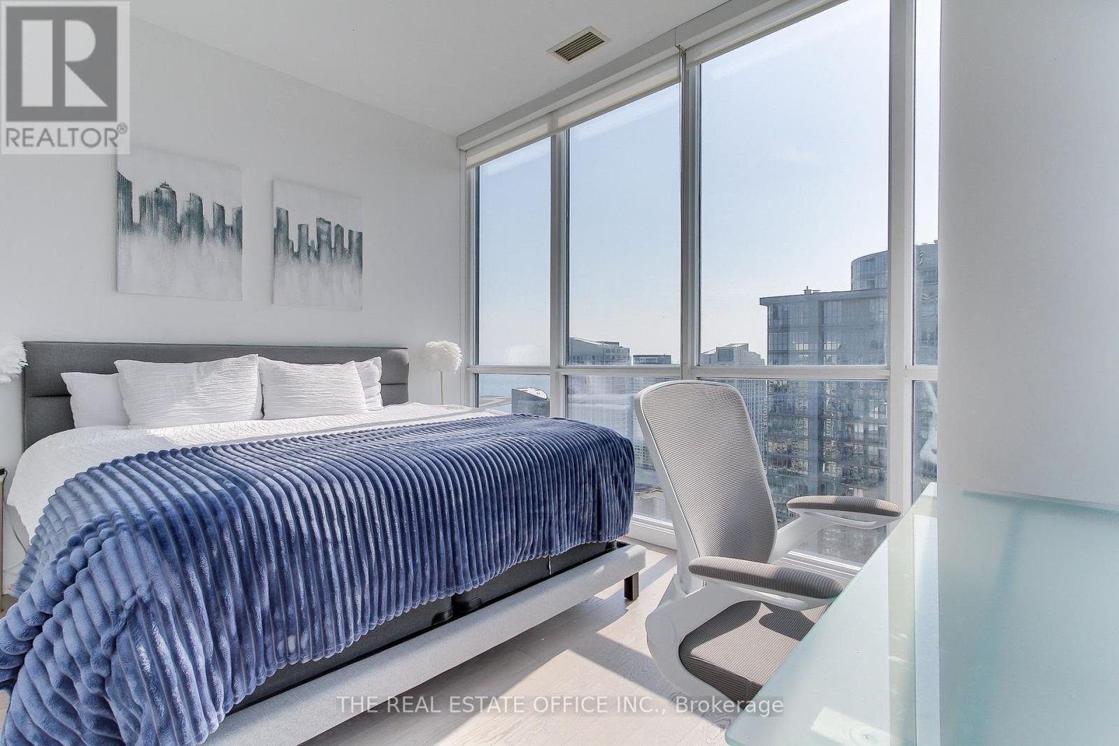 Ph02 - 25 Capreol Court, Toronto, Ontario  M5V 3Z7 - Photo 19 - C12108476