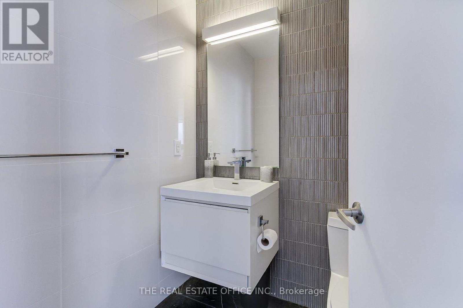 Ph02 - 25 Capreol Court, Toronto, Ontario  M5V 3Z7 - Photo 22 - C12108476