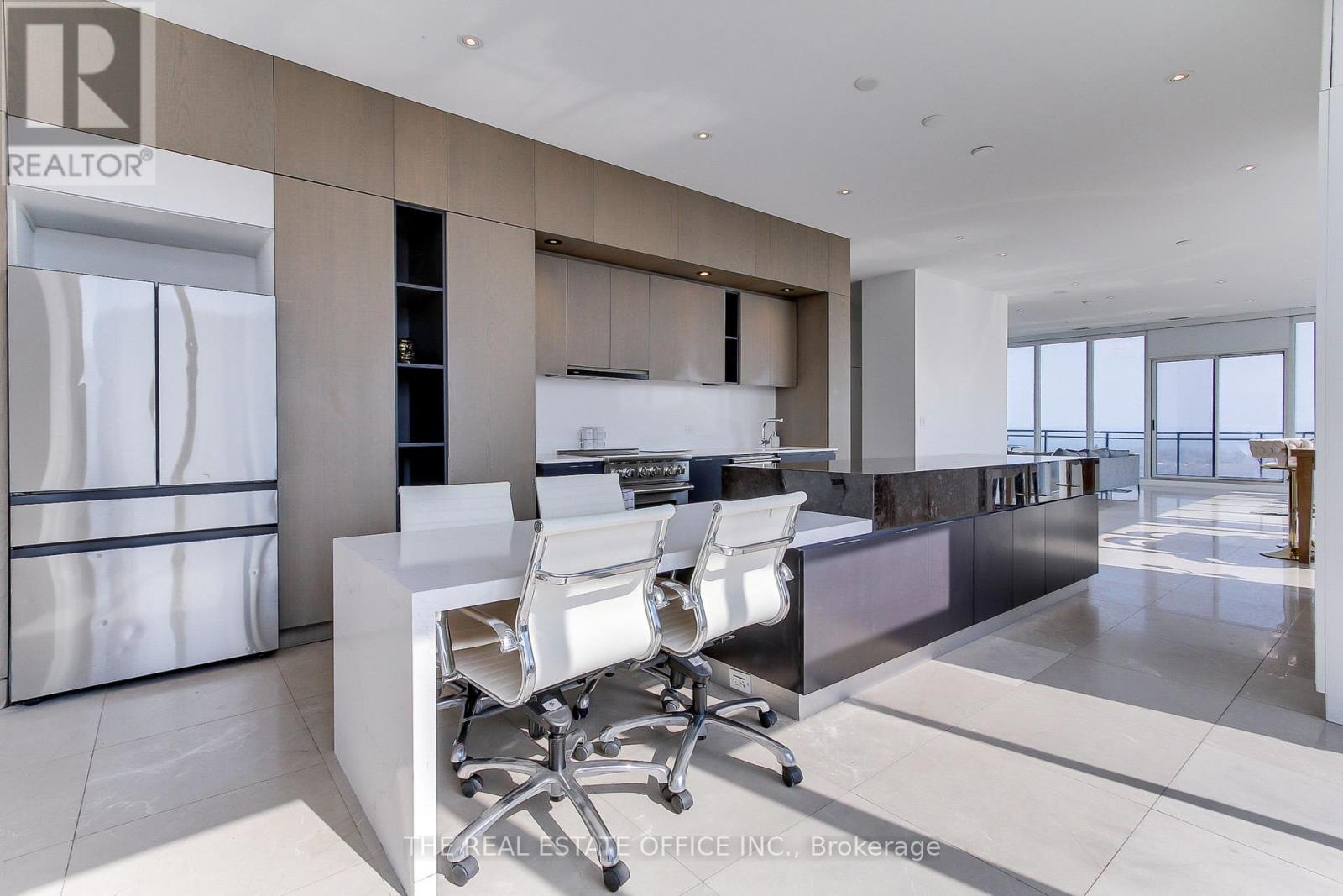 Ph02 - 25 Capreol Court, Toronto, Ontario  M5V 3Z7 - Photo 10 - C12108476