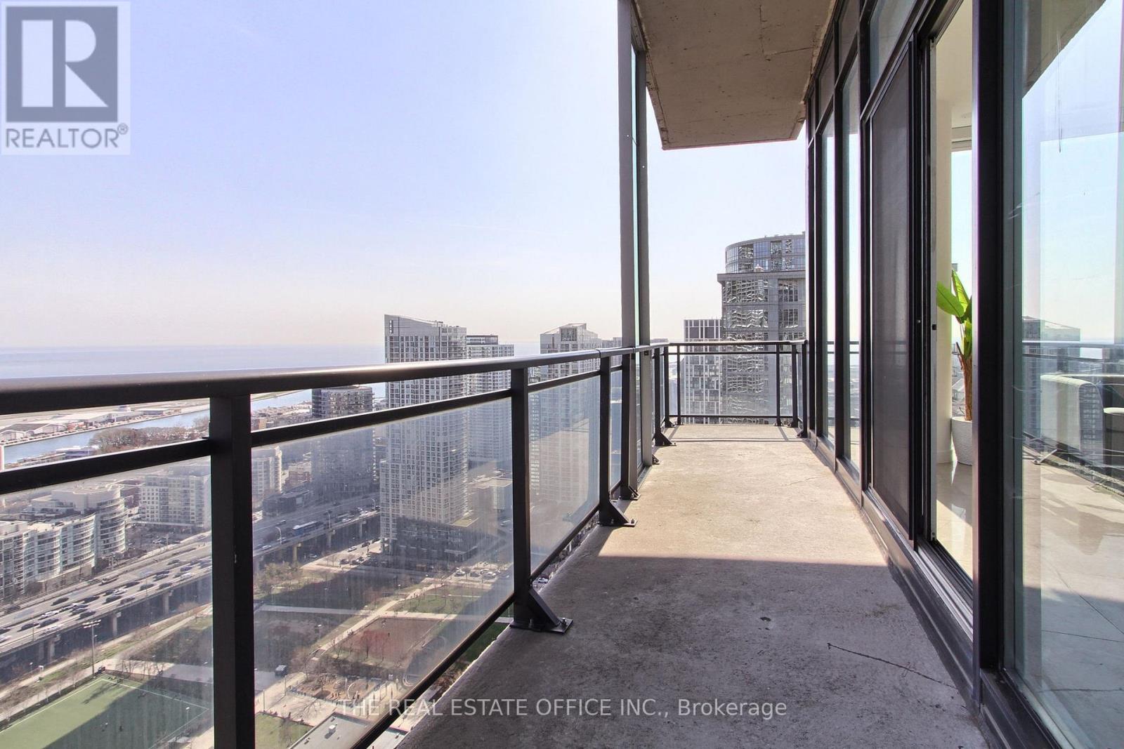Ph02 - 25 Capreol Court, Toronto, Ontario  M5V 3Z7 - Photo 31 - C12108476
