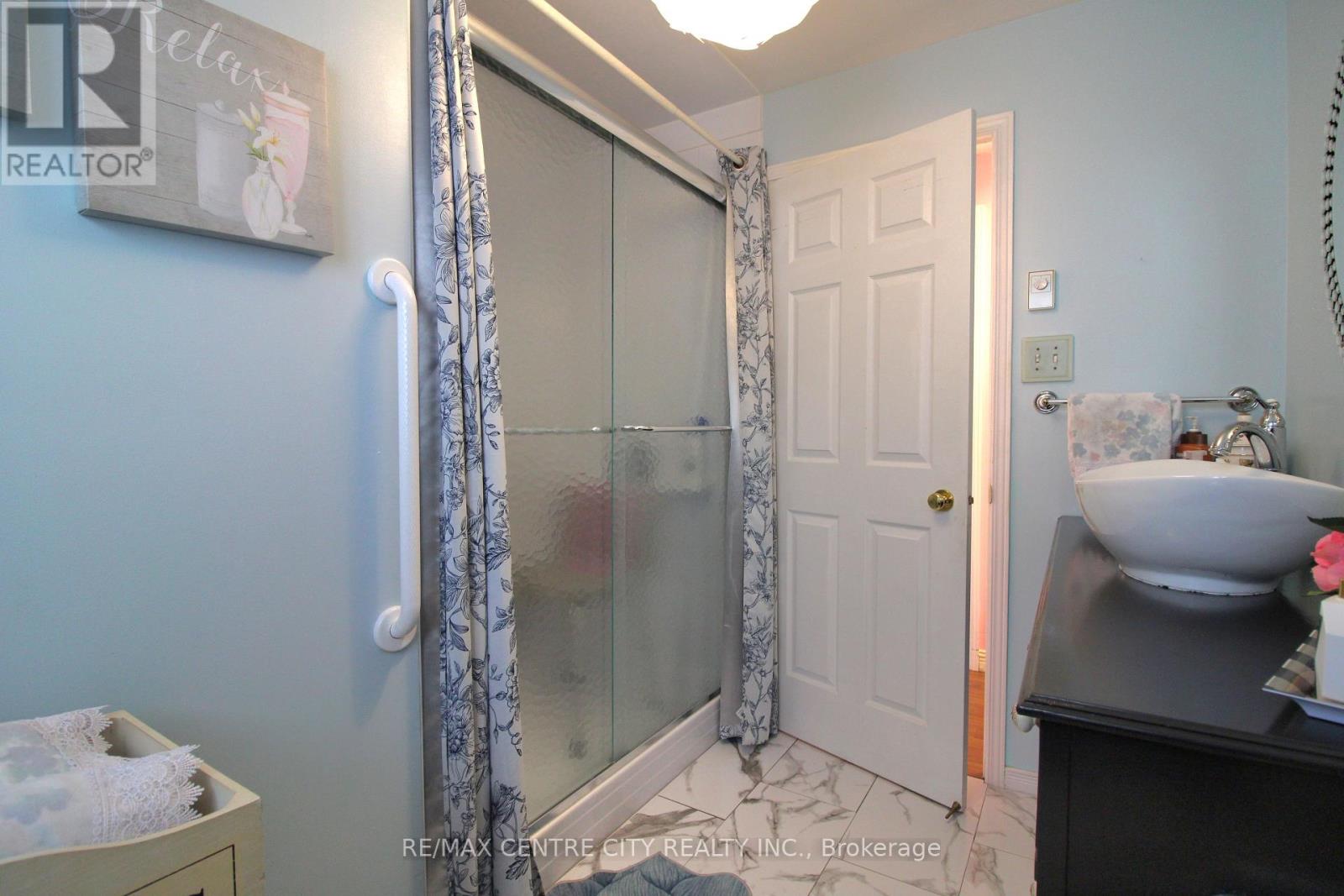 11 Stewart Street, Strathroy Caradoc, Ontario  N7G 1A1 - Photo 22 - X12113225