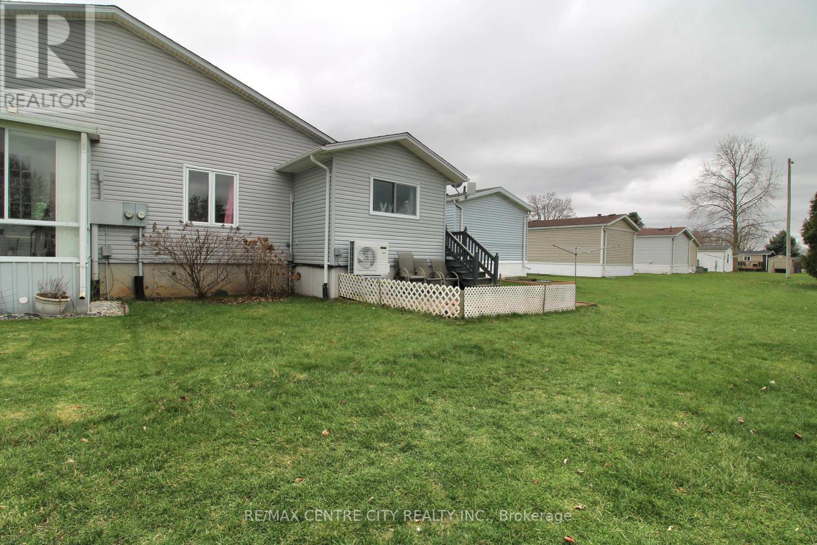 11 Stewart Street, Strathroy Caradoc, Ontario  N7G 1A1 - Photo 27 - X12113225